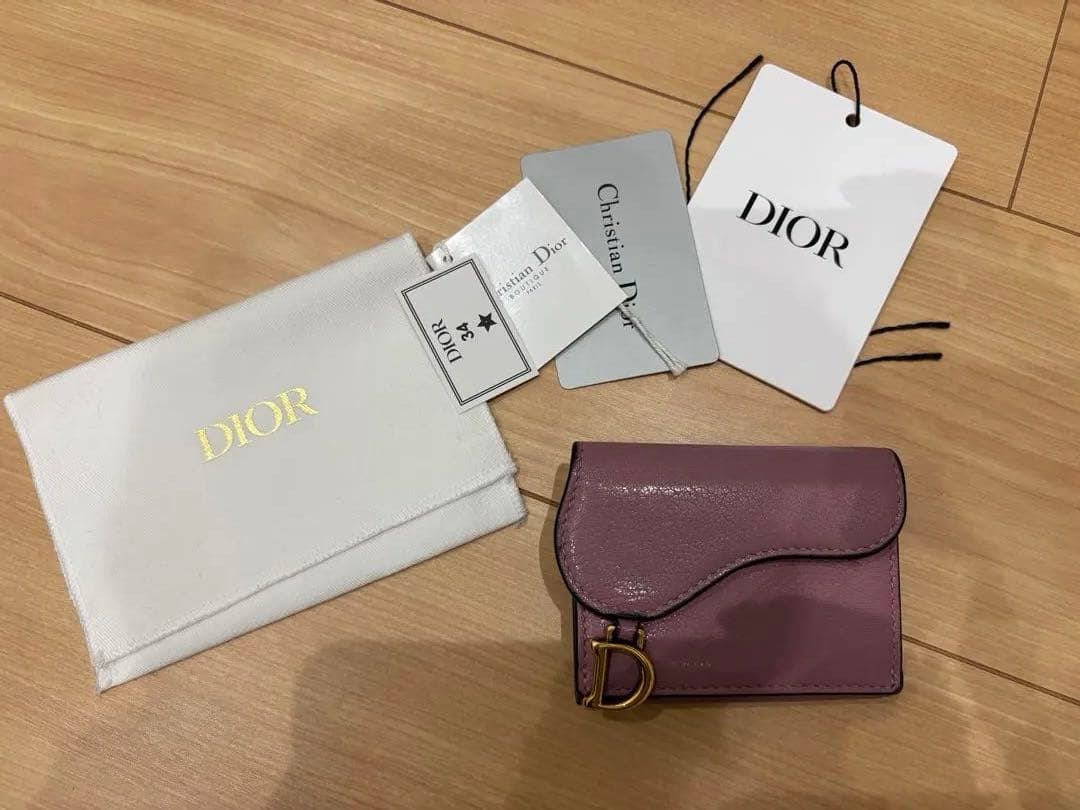 Dior ピンクレザー三つ折り財布