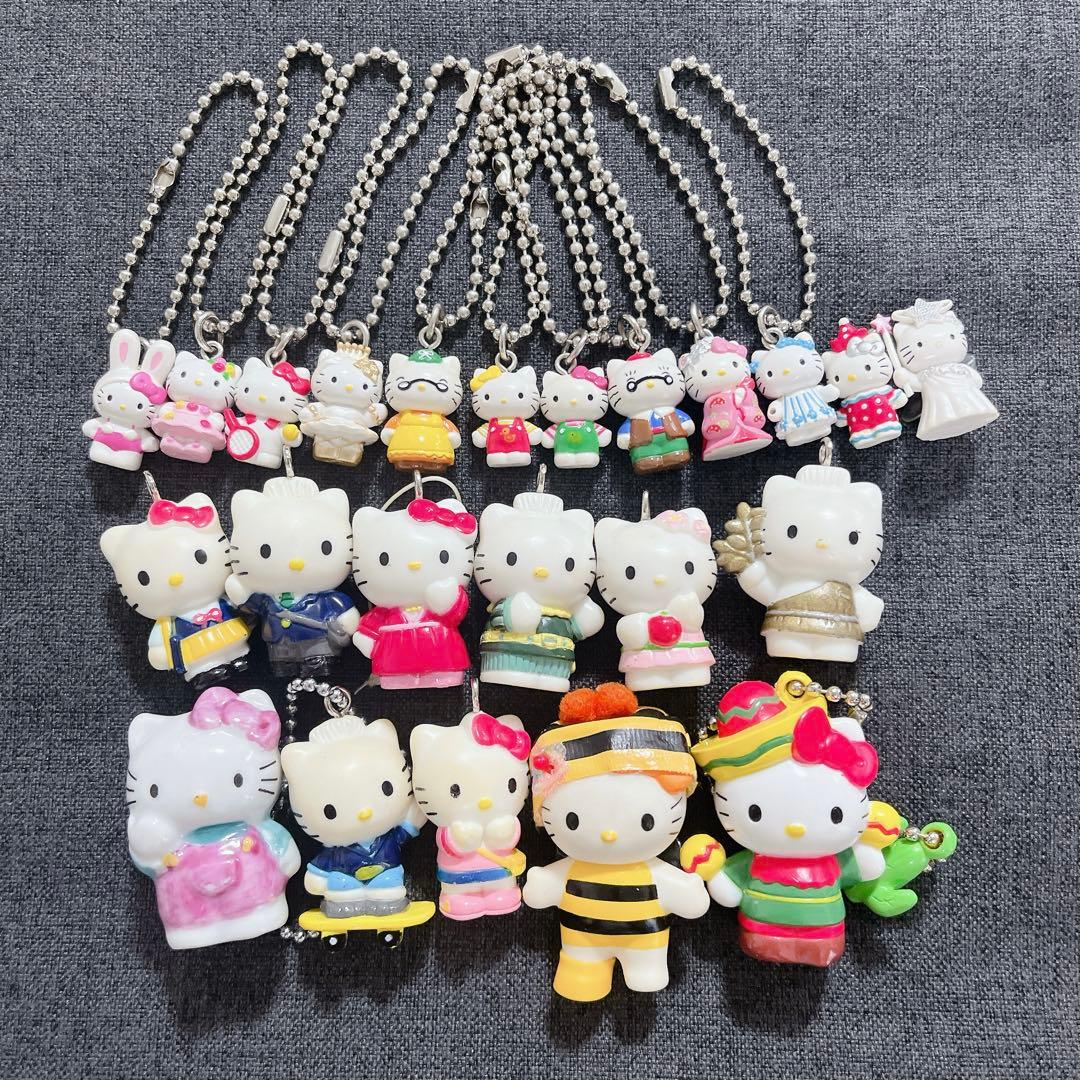 ハローキティ　ストラップ　キーホルダー　コレクターズマスコット　23個まとめ売り