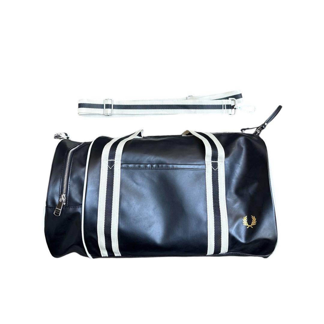 【完売品】FRED PERRY フレッドペリー　ボストンバック　ドラムバッグ