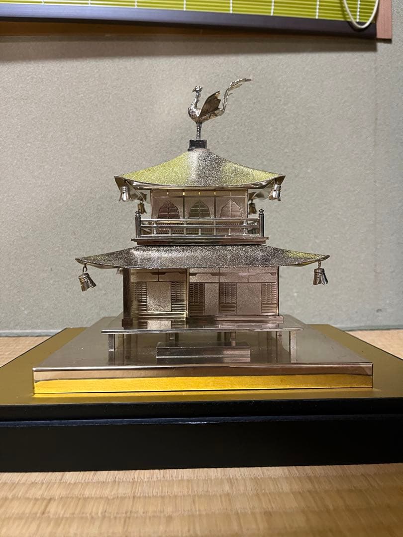 【 銀閣寺 】金属製 寺院模型 置物　 鳳凰　ガラスケース付き　レトロ