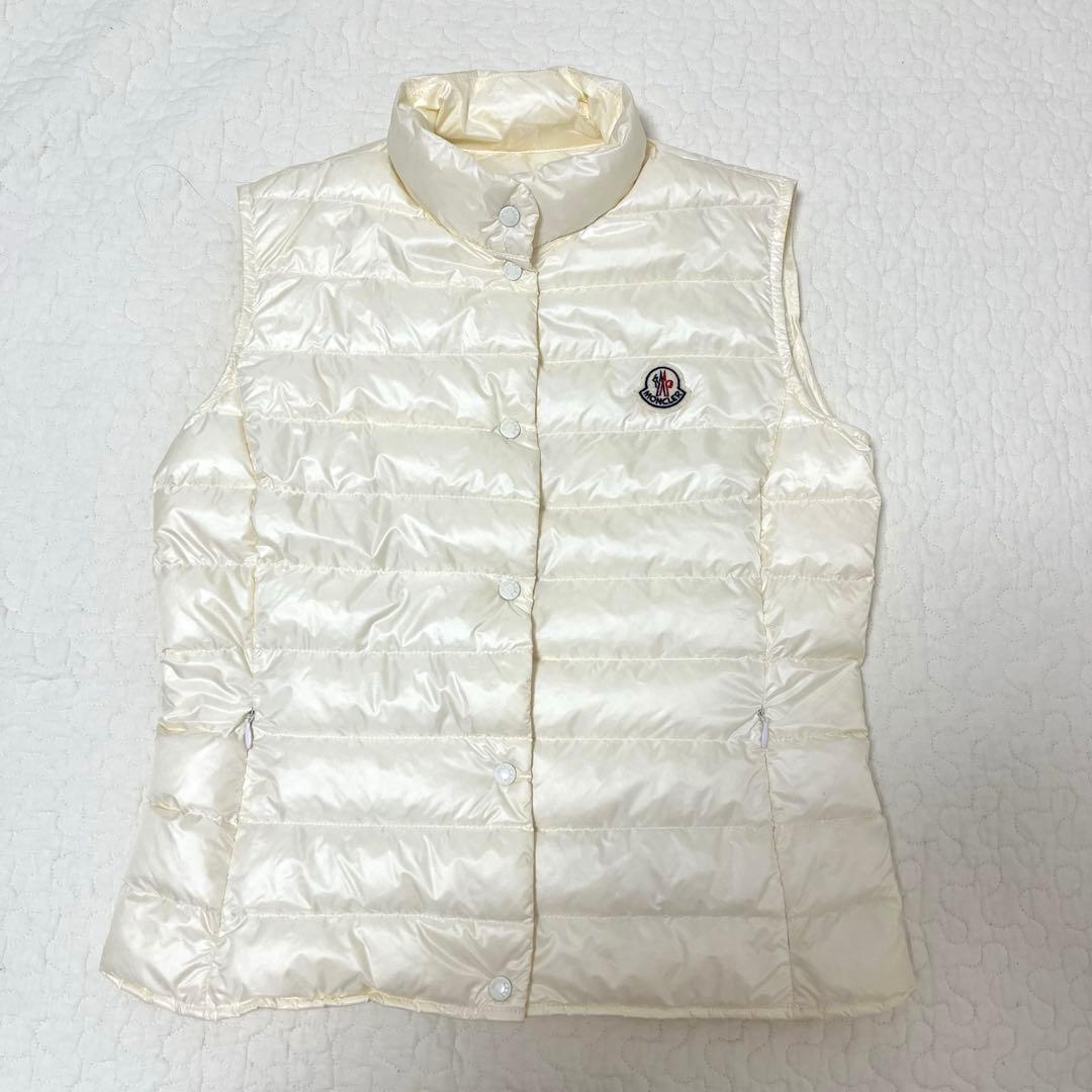 モンクレール LIANE ダウンベスト ワッペン 白　1