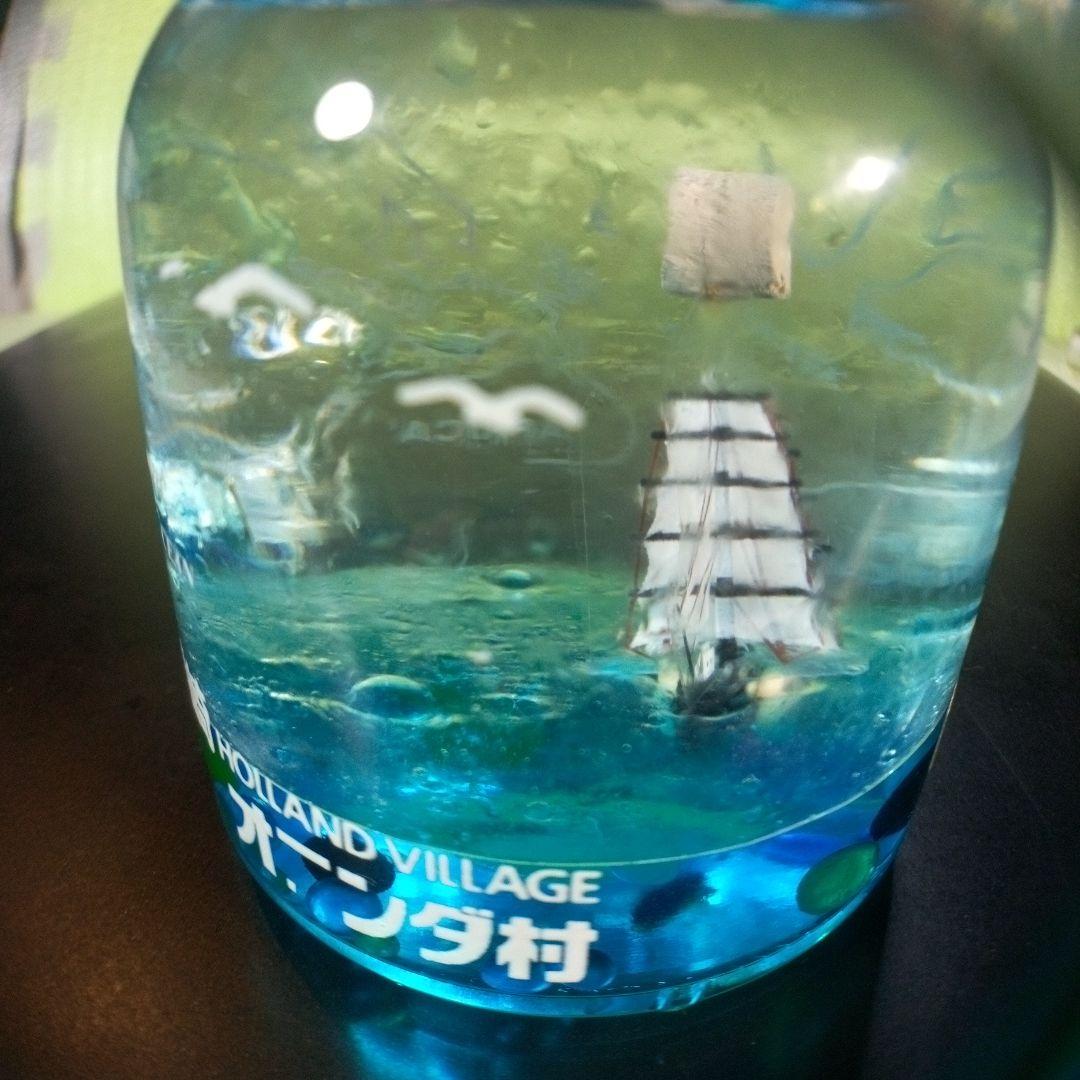 ①黒船　長崎オランダ村　ミニチュアボトル　②ラッコ　オイルドーム　①②セット