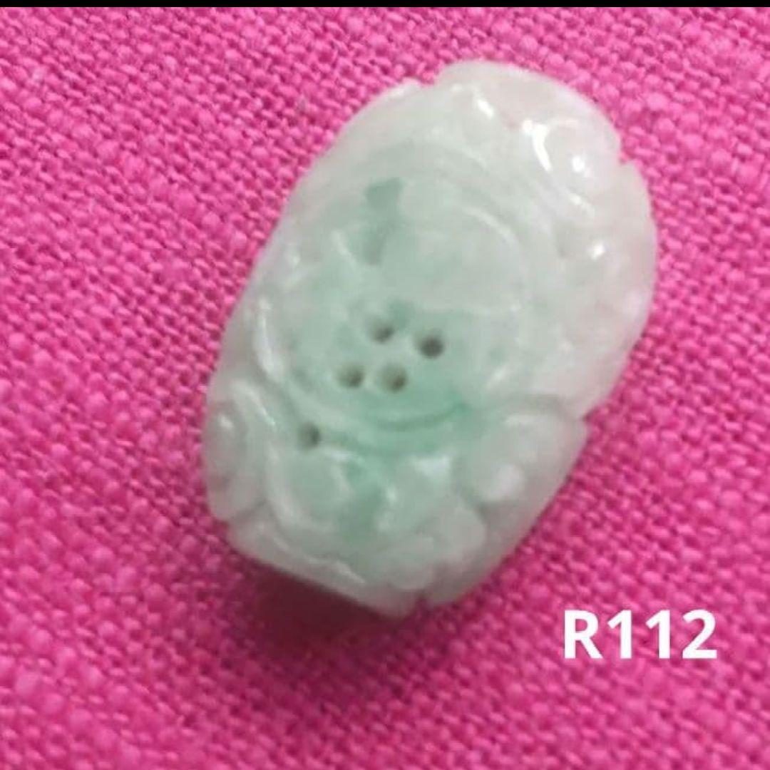 82R112ひすい 翡翠 アクセサリー 根付 ペンダントイヤリング