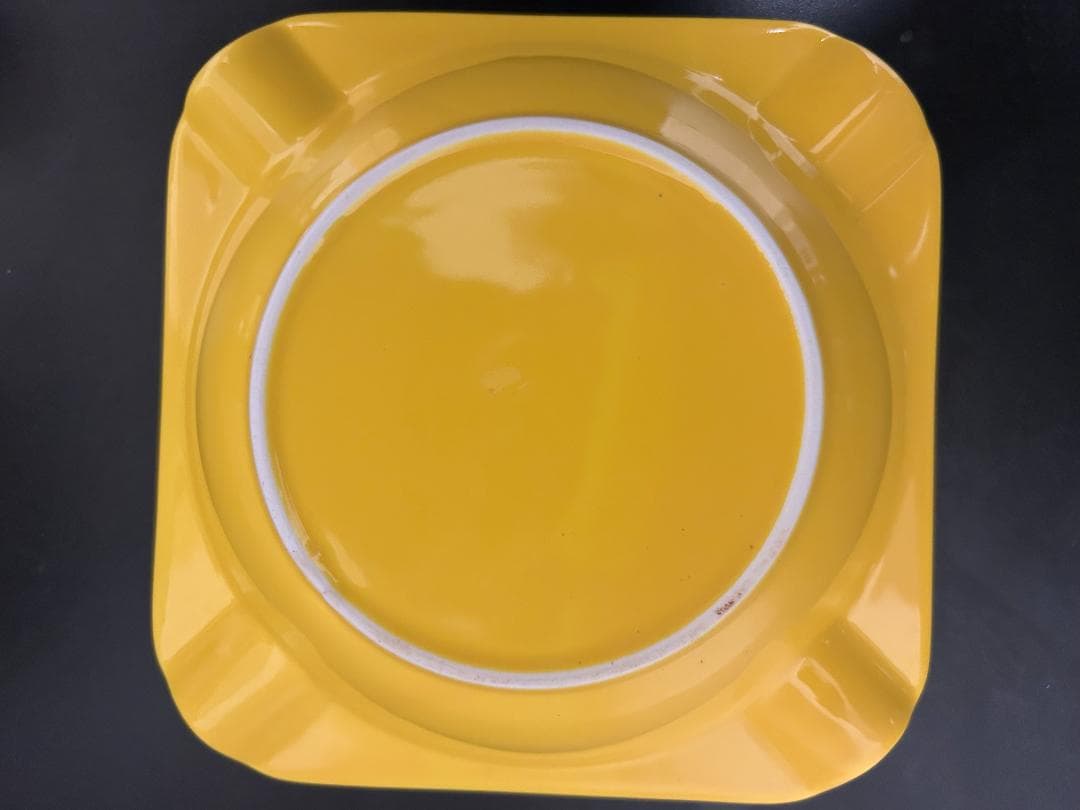 [新品未使用・希少]　MONTECRISTO 陶器製置き型灰皿 黄色