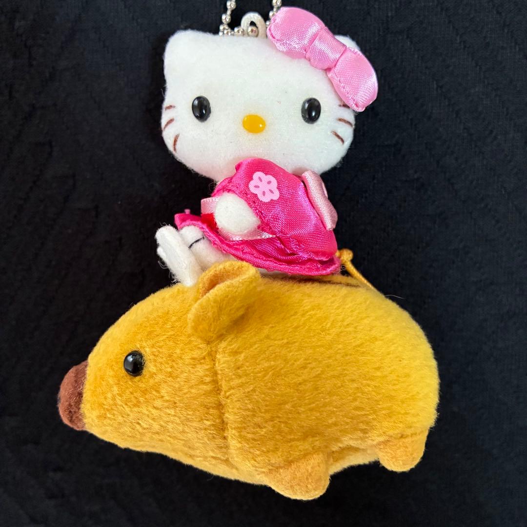 ☆激レア☆ 未使用　♡ハローキティ イノシシ ぬいぐるみ♡ボールチェーン付き