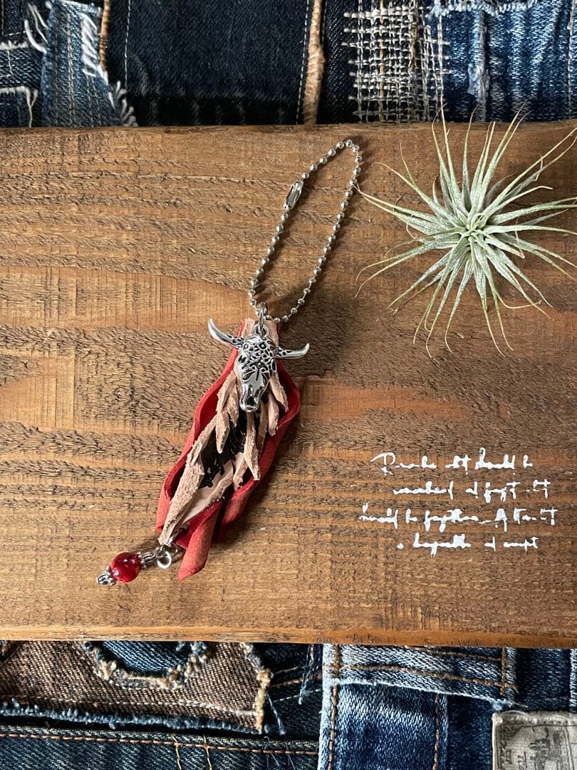 フェザーデザインチャーム໒꒱✨F.