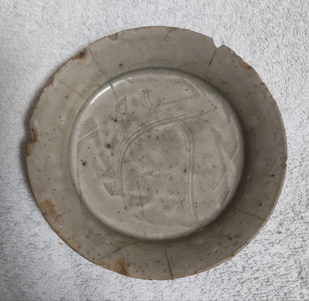 中国13世紀頃　龍泉窯青磁小皿