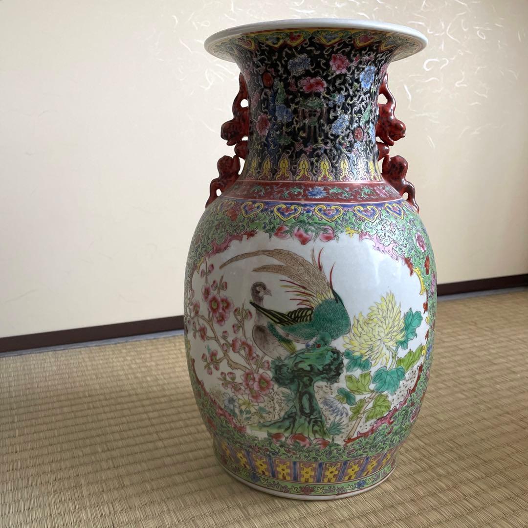 中国色絵花瓶　高さ約35cm