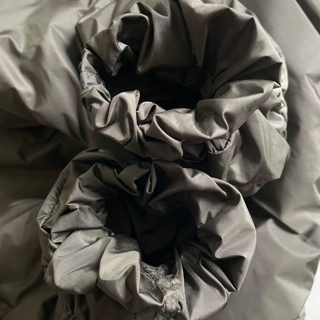 N°21 ヌメロヴェントゥーノ　ダウンジャケット　お洒落ポケット　カーキ　ビーズ