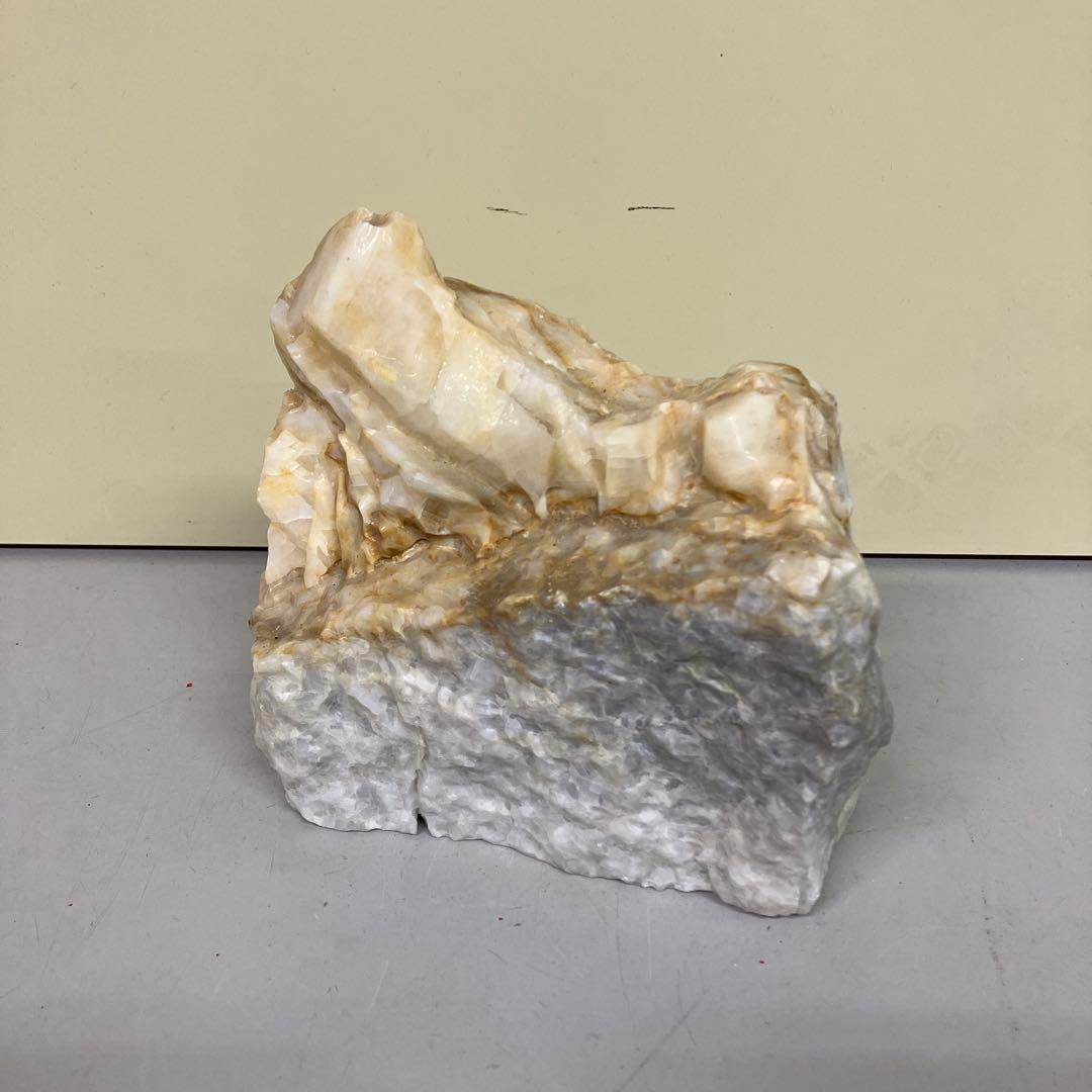 E-4 天然石 原石 クラスター オブジェ 置物 白 黄土色 鉱物標本 オパール