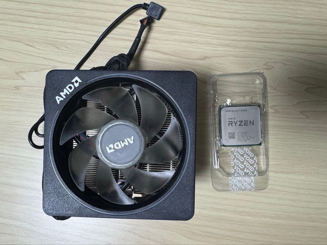 AMD Ryzen 7 3700X (Wraith Prism クーラー付属)