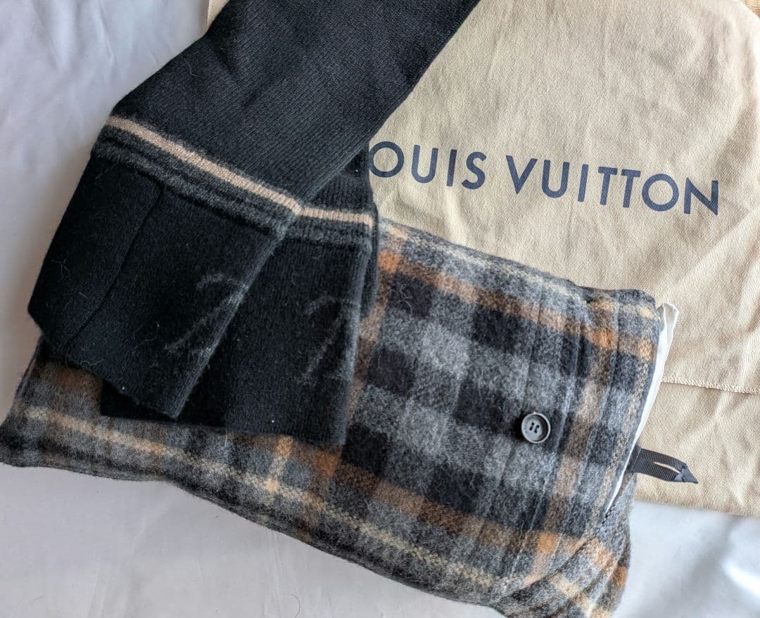 ルイヴィトン トラベルセット 枕 靴下 2点セット