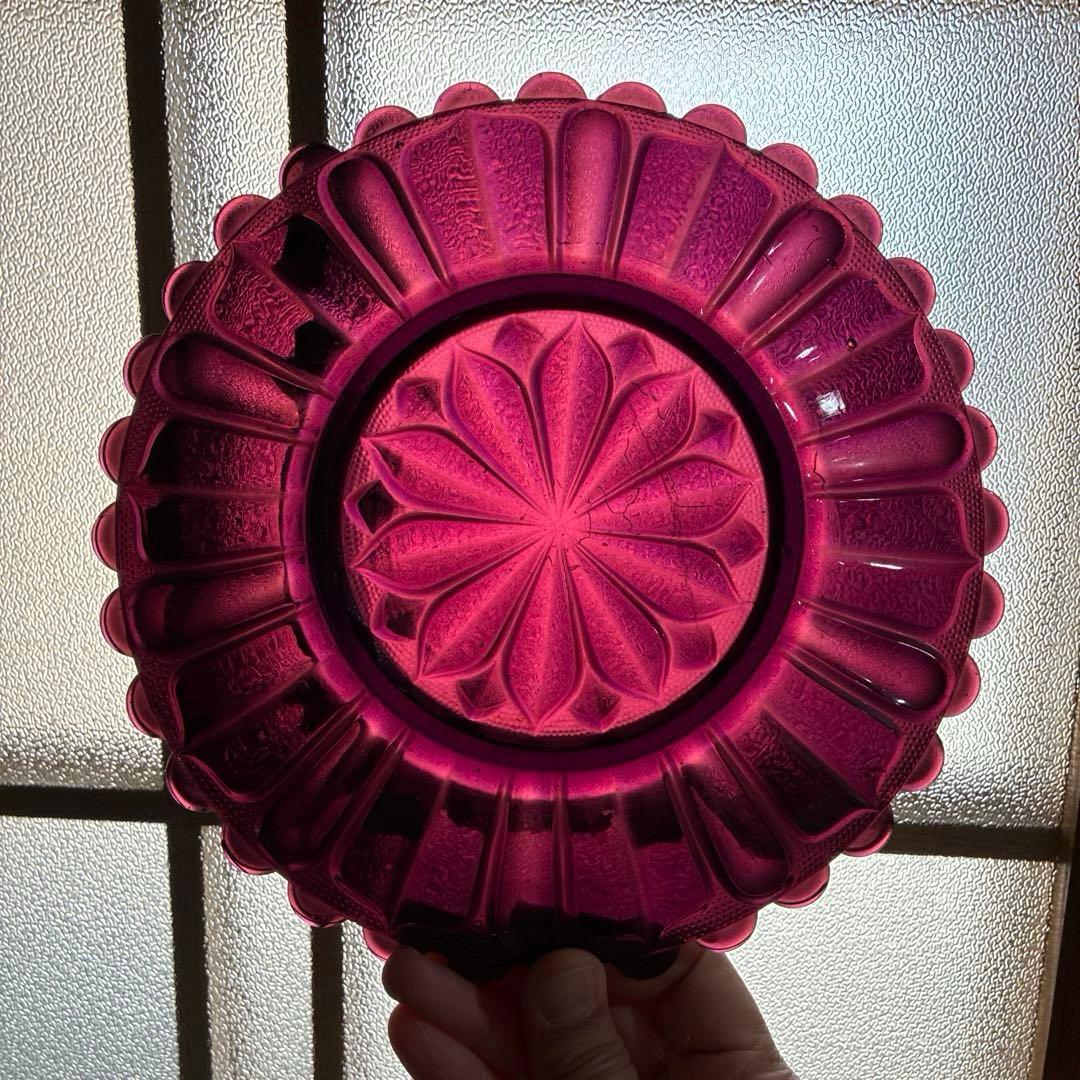 骨董　時代ガラス　古渡り　蓮弁　プレス　超希少　葡萄茶色　中皿　プレート　１客