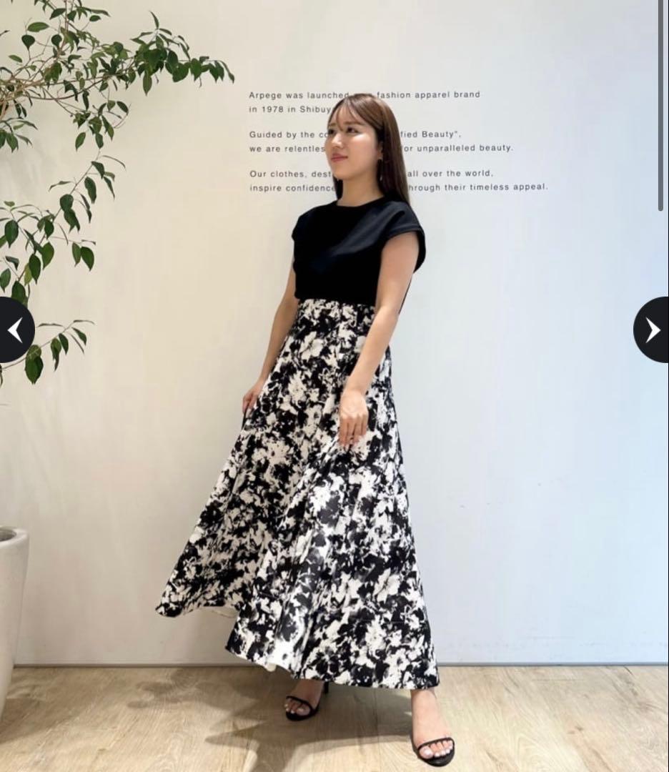 （新品未使用）アプワイザーリッシェ♡モノトーンフラワースカート