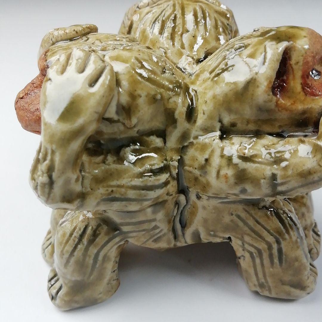 Ｔ６７５　蓋置　『伊羅保　三猿蓋置』『信楽焼』『奥田英山 造』　共箱　茶道具