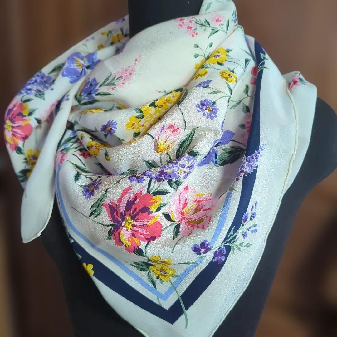 Christian Dior フラワープリント スカーフ