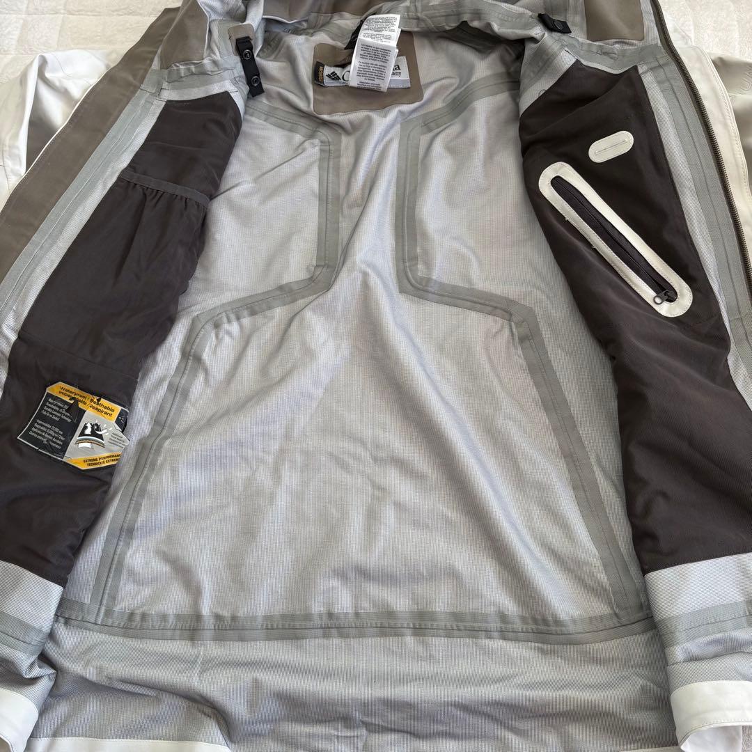 Columbia TITANIUMスノーボードウェア ジャケットMパンツLカモ柄