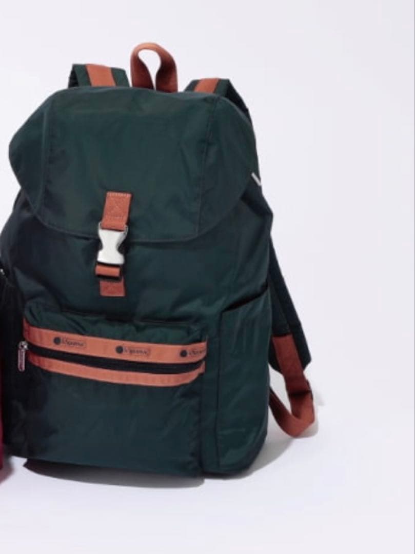 ダークグリーン ナイロンリュック