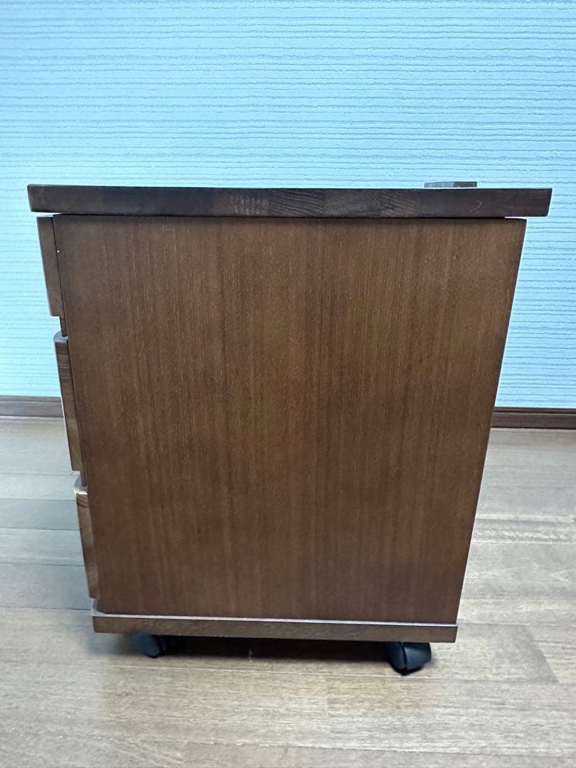 ベッドサイドチェスト①