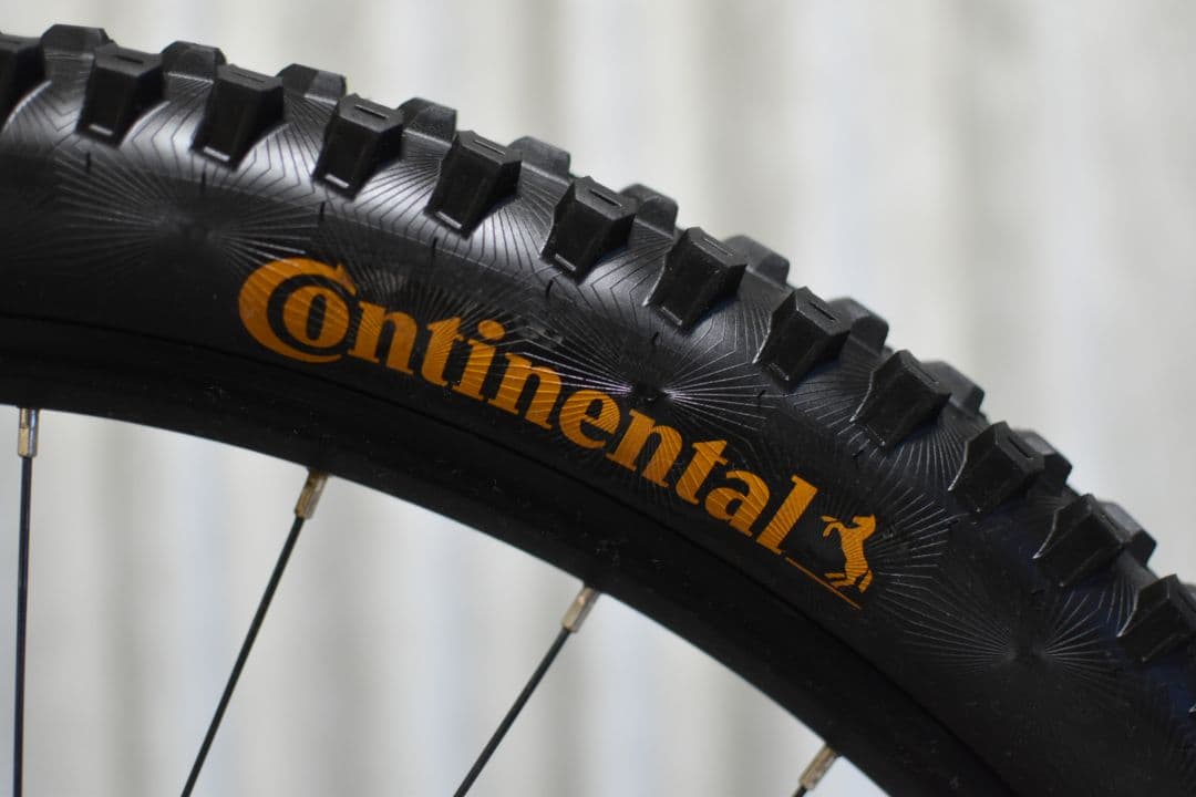 【関東 手渡し 送料込み】SANTACRUZ CHAMELEON CARBON