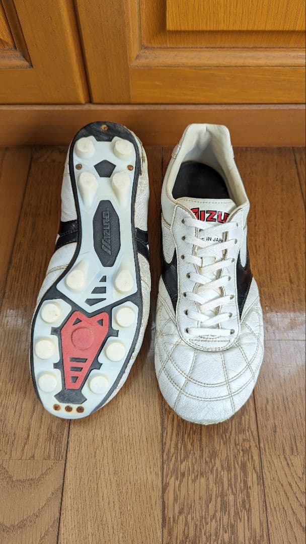 ミズノ　モレリア　ショートタン　サッカースパイク　Mizuno Morelia