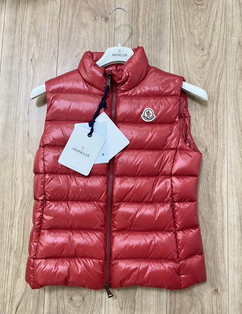 MONCLER　ダウンベスト　新品