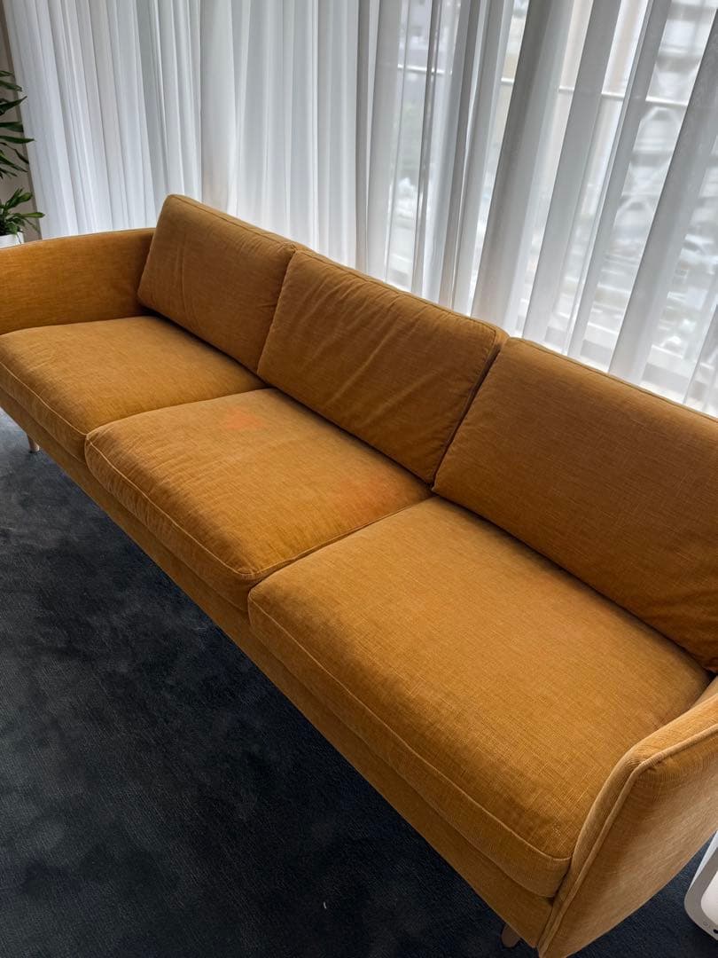ボーコンセプト　マスタード色 3人掛けソファ