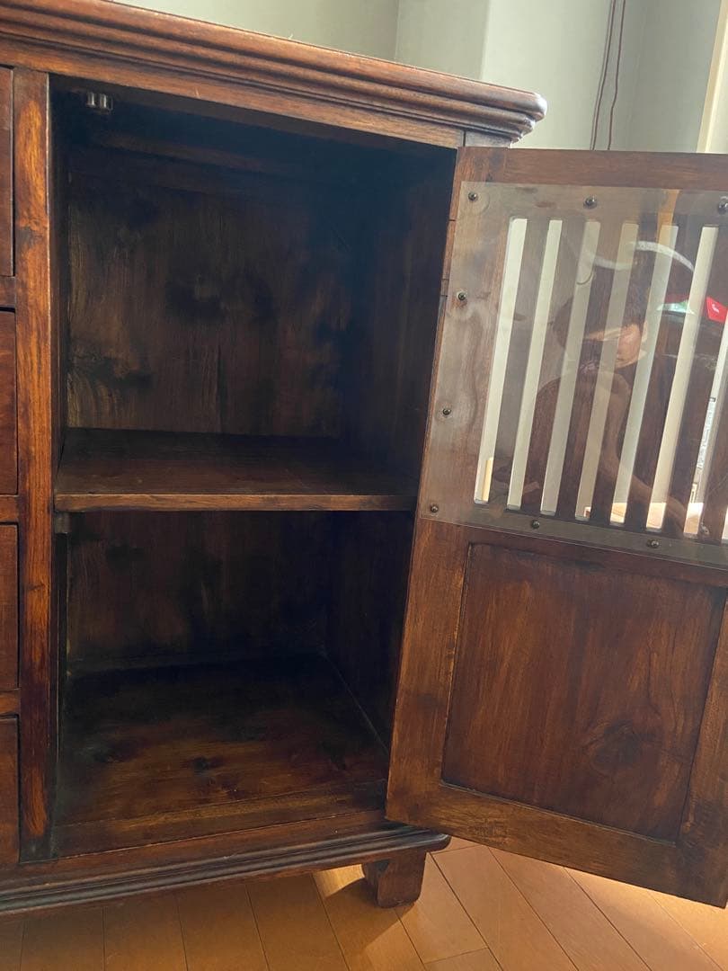木製ヴィンテージキャビネット　アジアン風　サイドボード