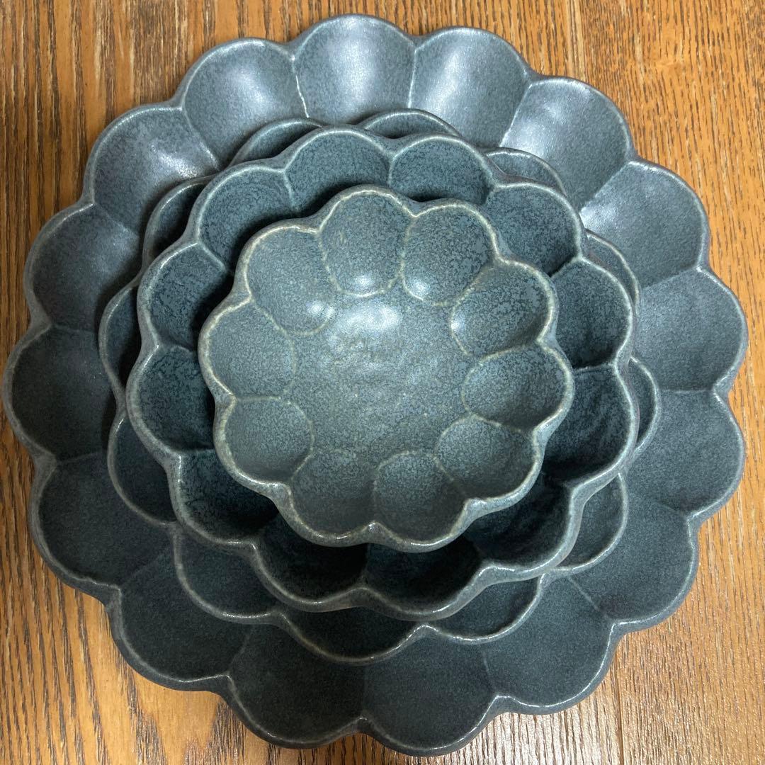 【4枚セット】新品未使用美濃焼　リンカ輪花　　カネコ小兵製陶所　小鉢中鉢大皿中皿