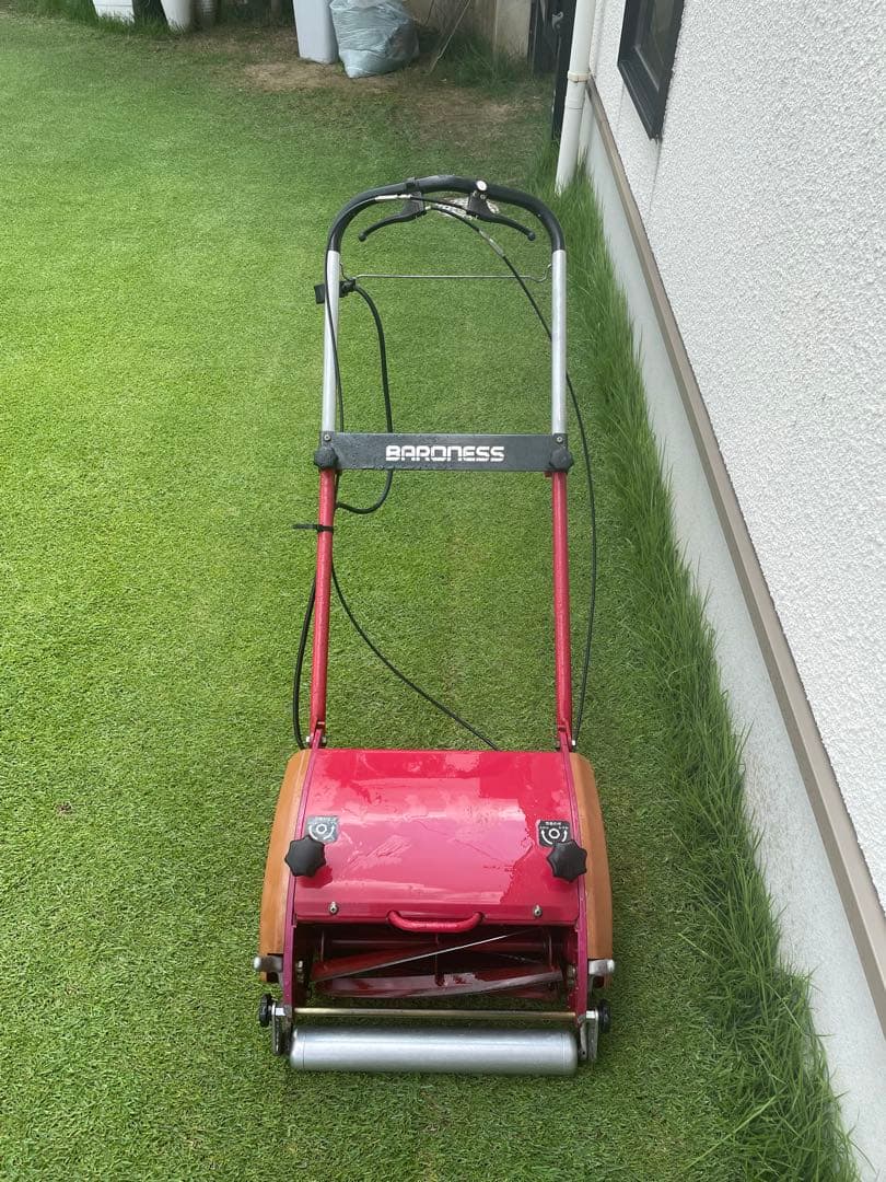 BARONESS 芝刈り機 赤