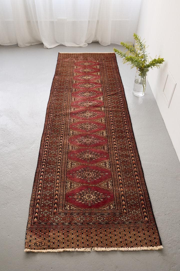 ヴィンテージラグ　トライバルラグ　ラホール産（241×74cm）赤　茶　黒