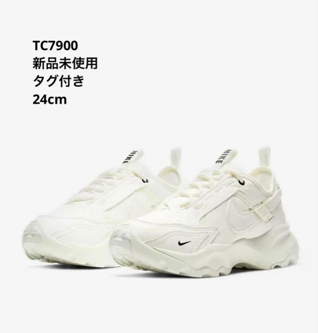 新品未使用　NIKE TC7900 24cm