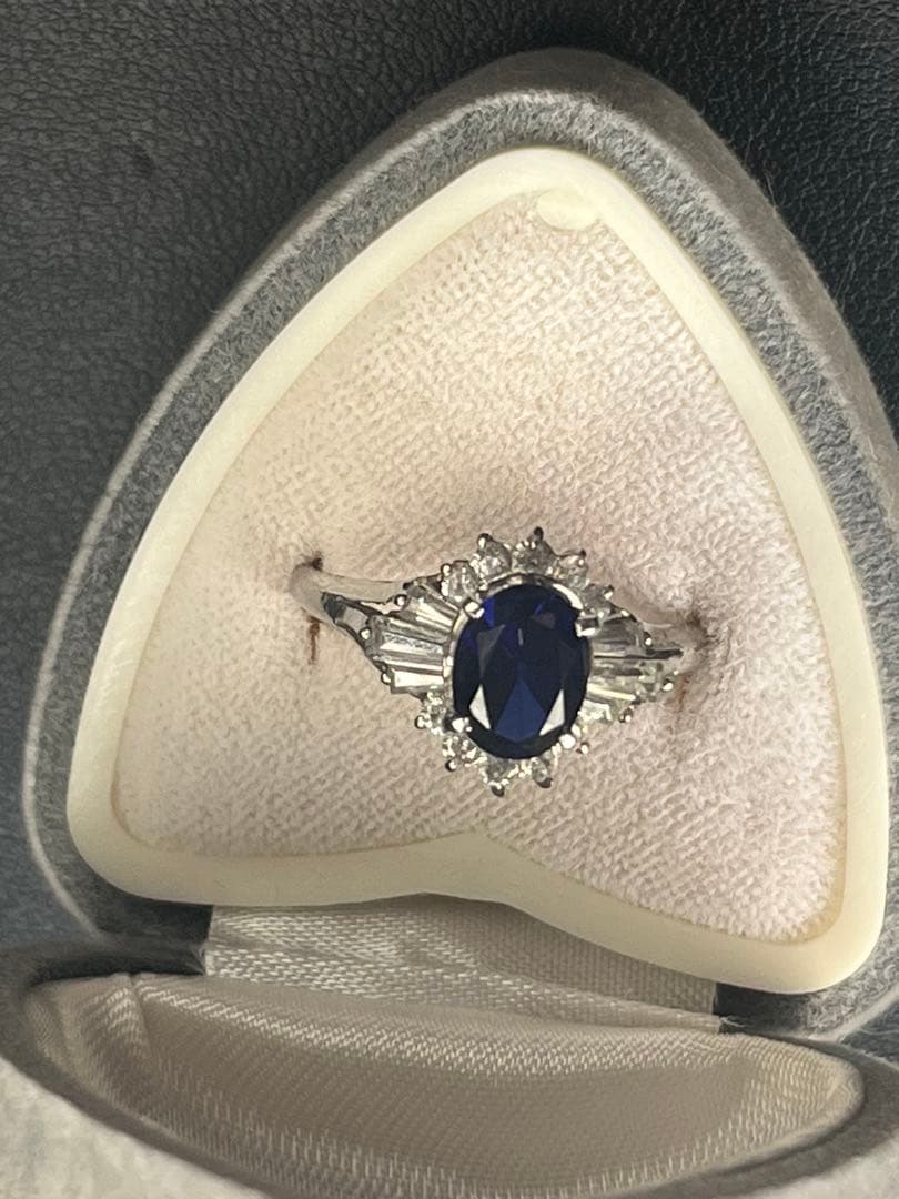 よ*ち様 遺品整理 サファイア？ダイヤ？ 指輪 3.2g