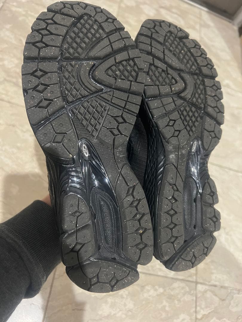 ニューバランス new balance 1906r ブラック　23.5cm