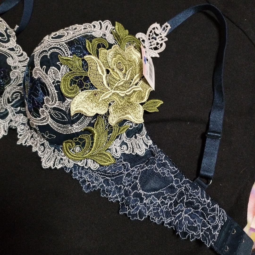 新品　ワコール サルート ブラジャー BTJ482 　82シリーズ