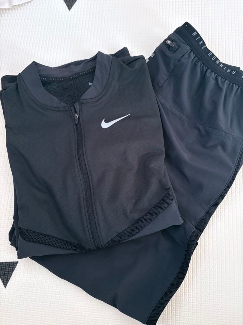 Nike ランニング　ディビジョン　上下セット ブラック
