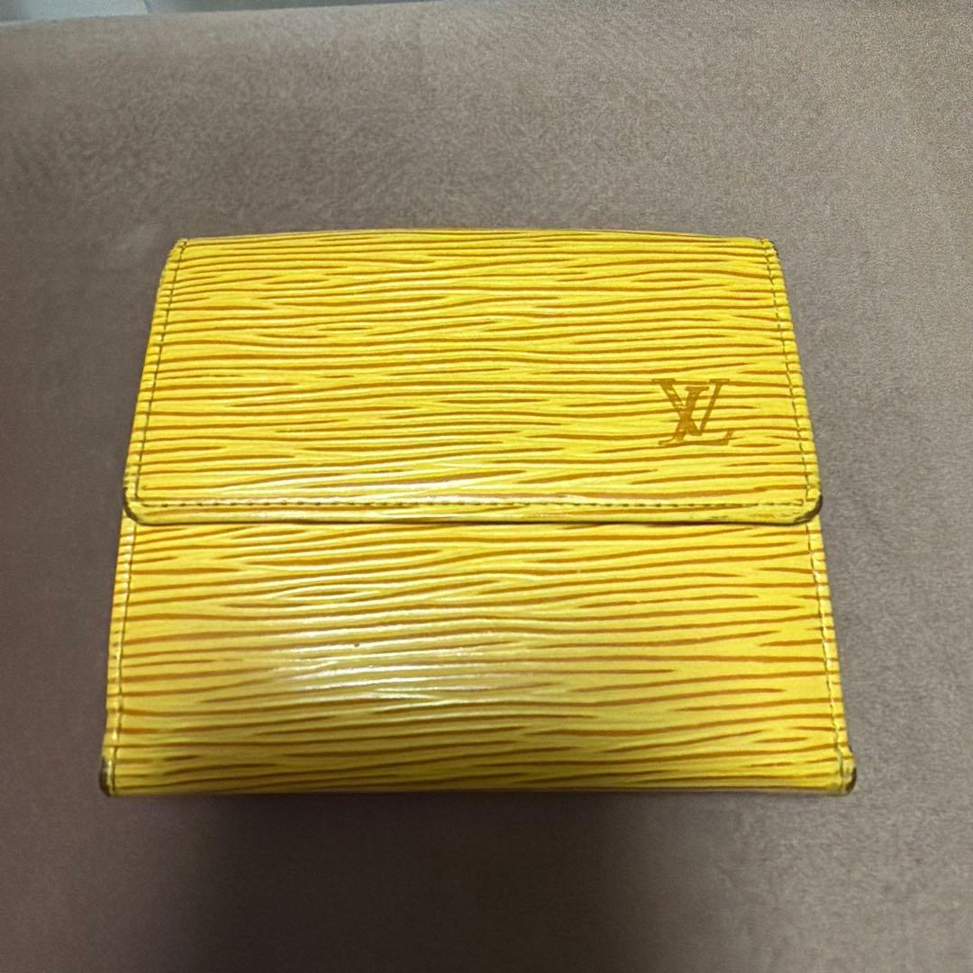 【レア】Louis Vuitton エピ 二つ折り財布