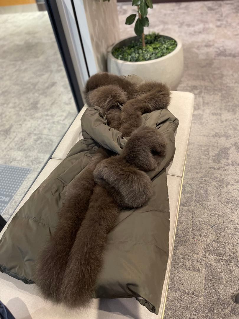 女優コート　フード付き　ロングダウンジャケット　グレースコンチネンタル　セオリー