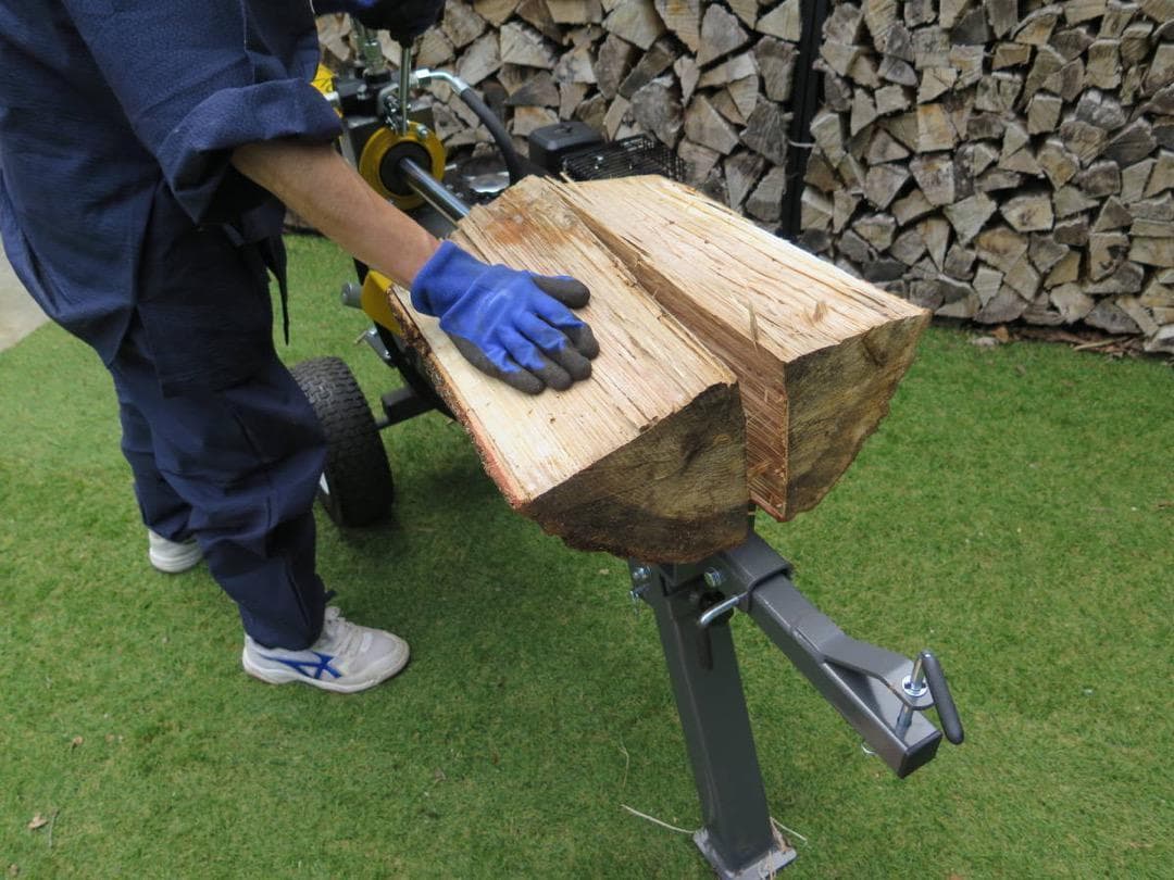 Exect Familiar　完成機体　送料無料　薪割り機19ｔ　６，５馬力