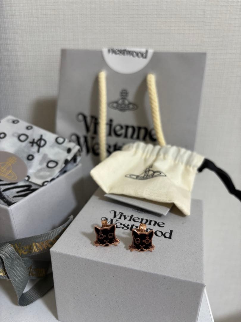 【新品未使用】Vivienne Westwood ピアス