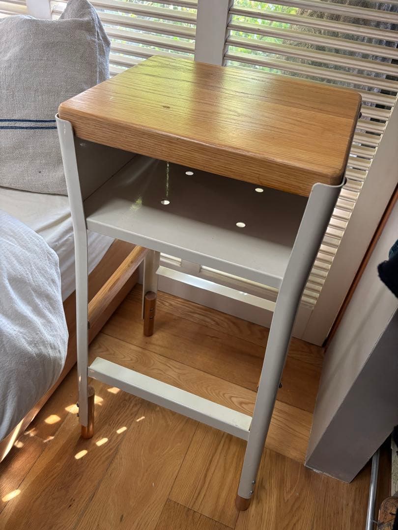 MOMAdesign サイドテーブル