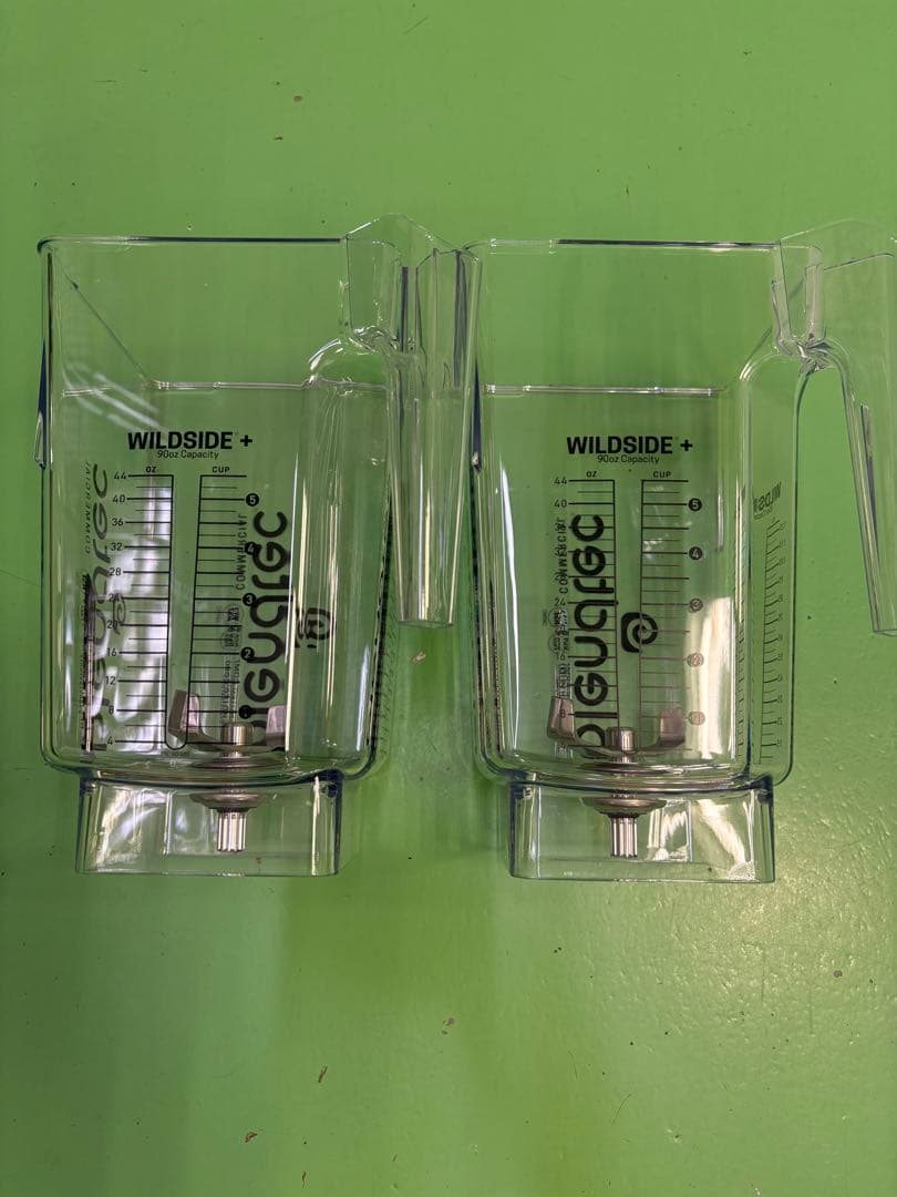 blendtec 新品　2個　ミキサーヘッド　コンテナー　フタ2個付き