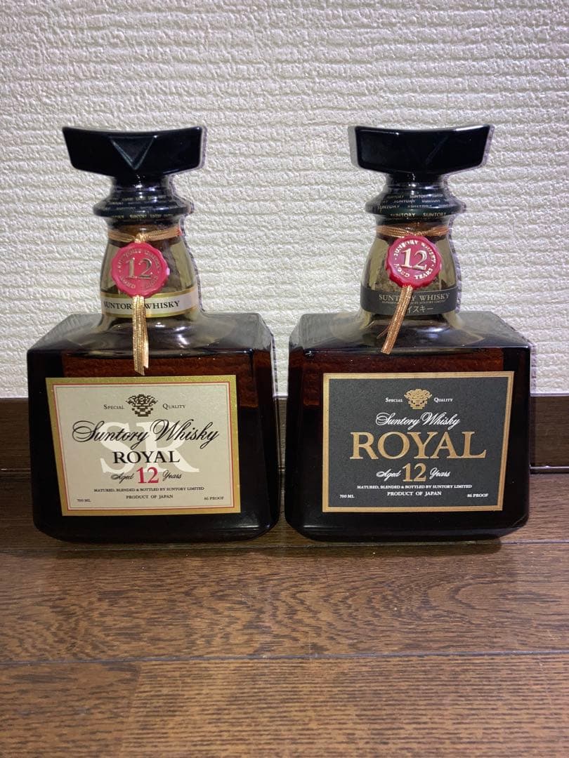 未開栓サントリーローヤル12年黒銀2本セット