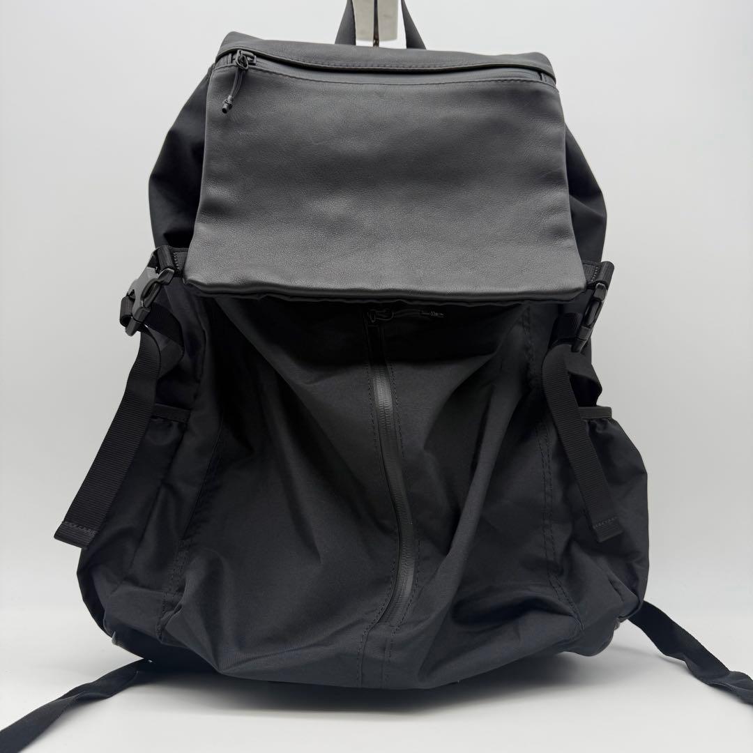 イアパピヨネ バーラップアウトフィッター レザーコンビライトリュック