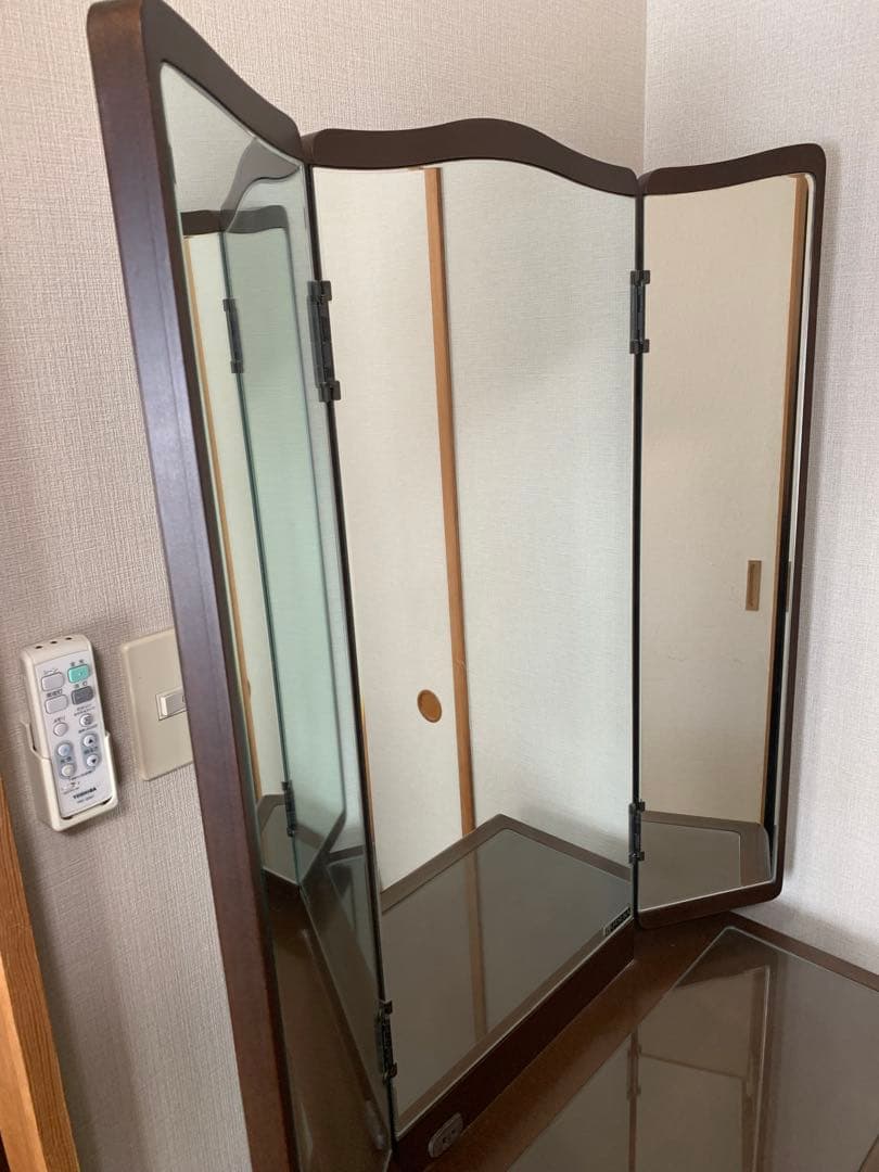 三面鏡ドレッサー