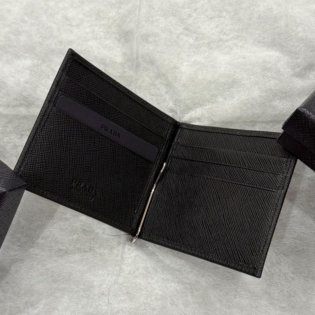 ⭐️新品未使用⭐️　PRADA プラダ　サフィアーノ　マネークリップ　2MN077