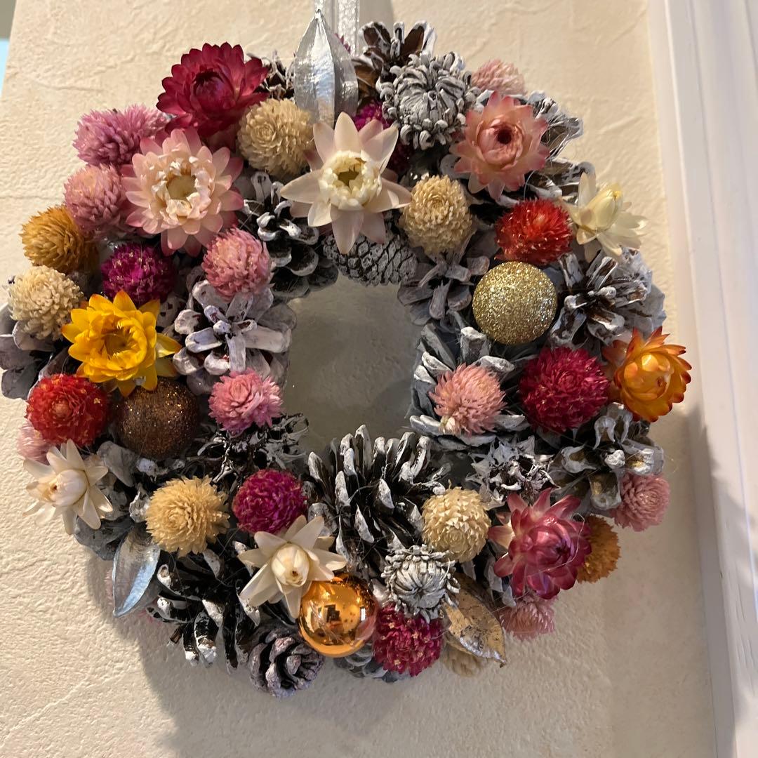 クリスマス松ぼっくり白ベース