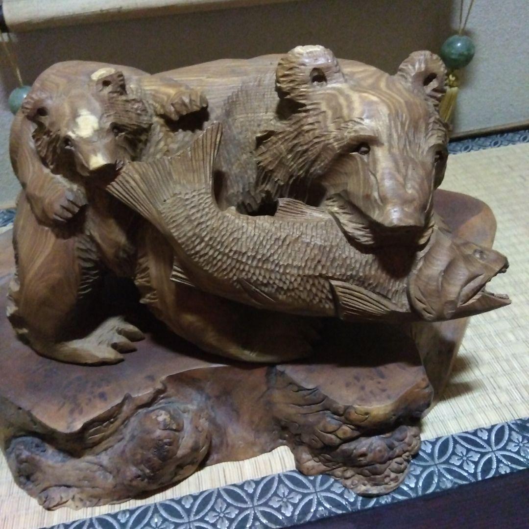 熊の木彫り