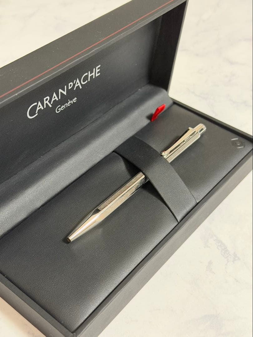 CARAN D'ACHE エクリドール　シェブロン