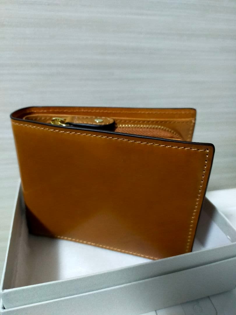 【新品】ロカド　シェルコードバン 二つ折り財布　最高級 イタリア馬革　小銭入付き